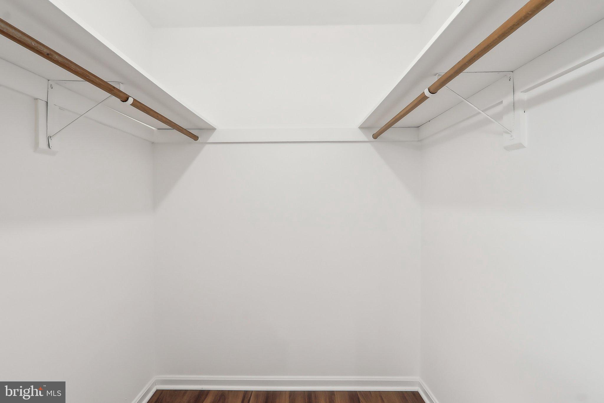 LEE OAKS - Residential