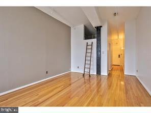 CHINATOWN - Residential Lease
