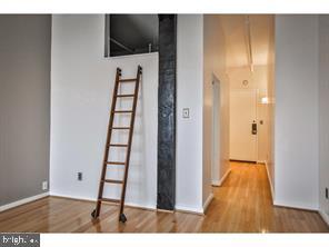 CHINATOWN - Residential Lease