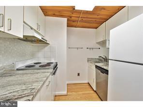 CHINATOWN - Residential Lease