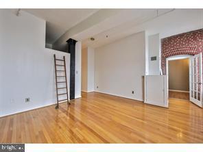 CHINATOWN - Residential Lease