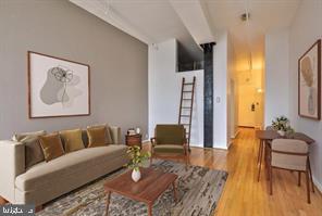 CHINATOWN - Residential Lease