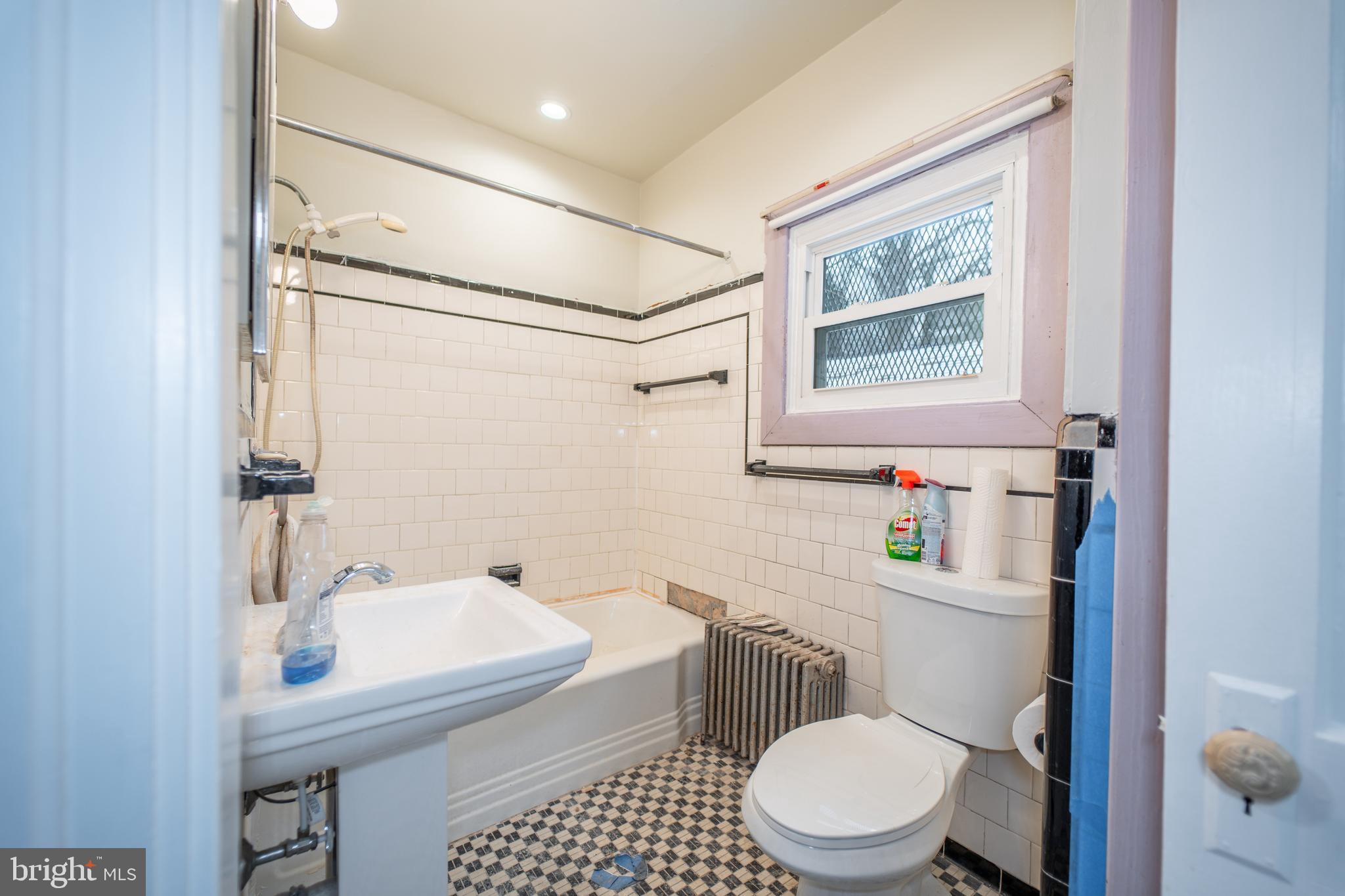 WINDSOR HILLS - Residential