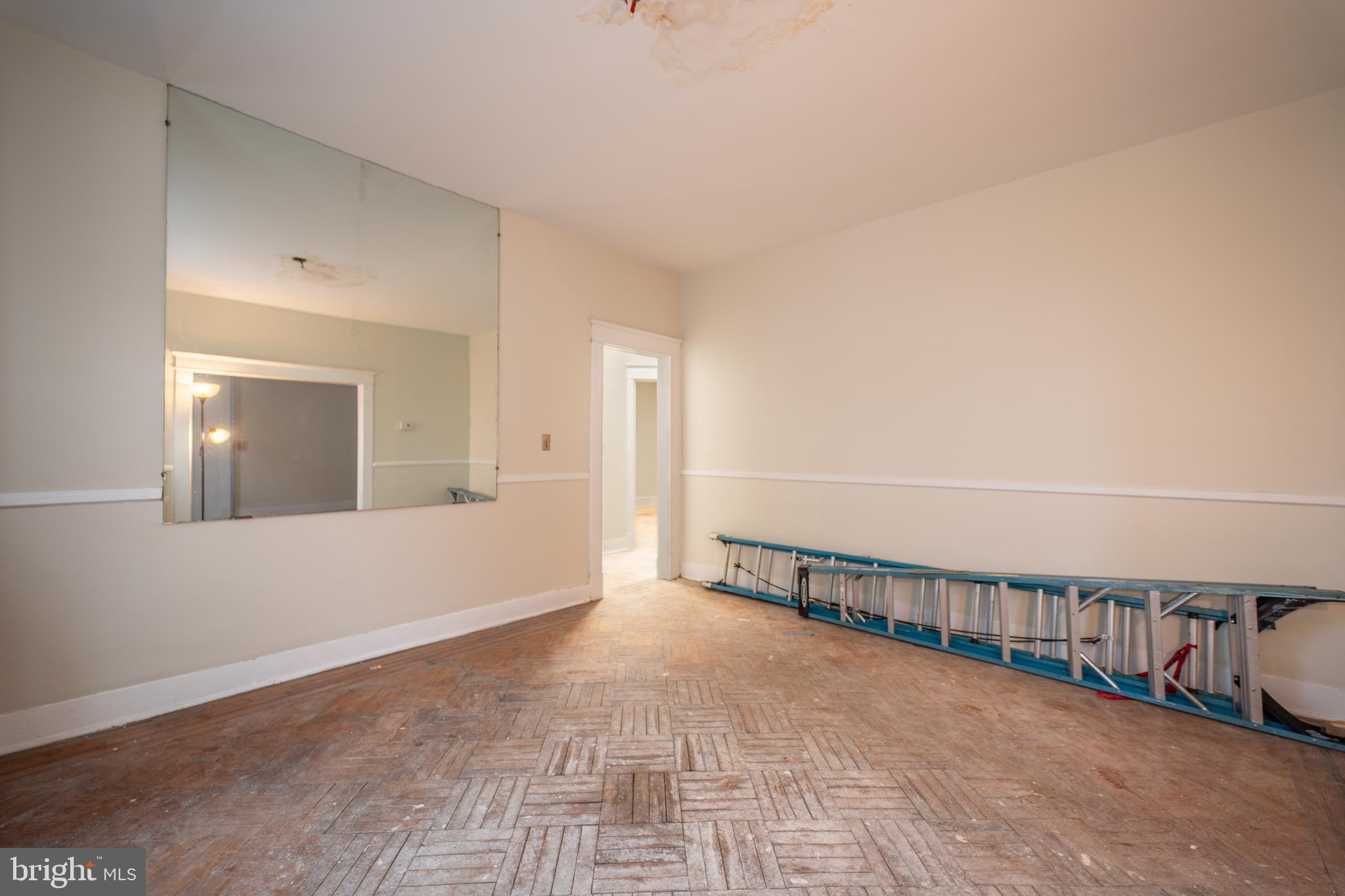 WINDSOR HILLS - Residential