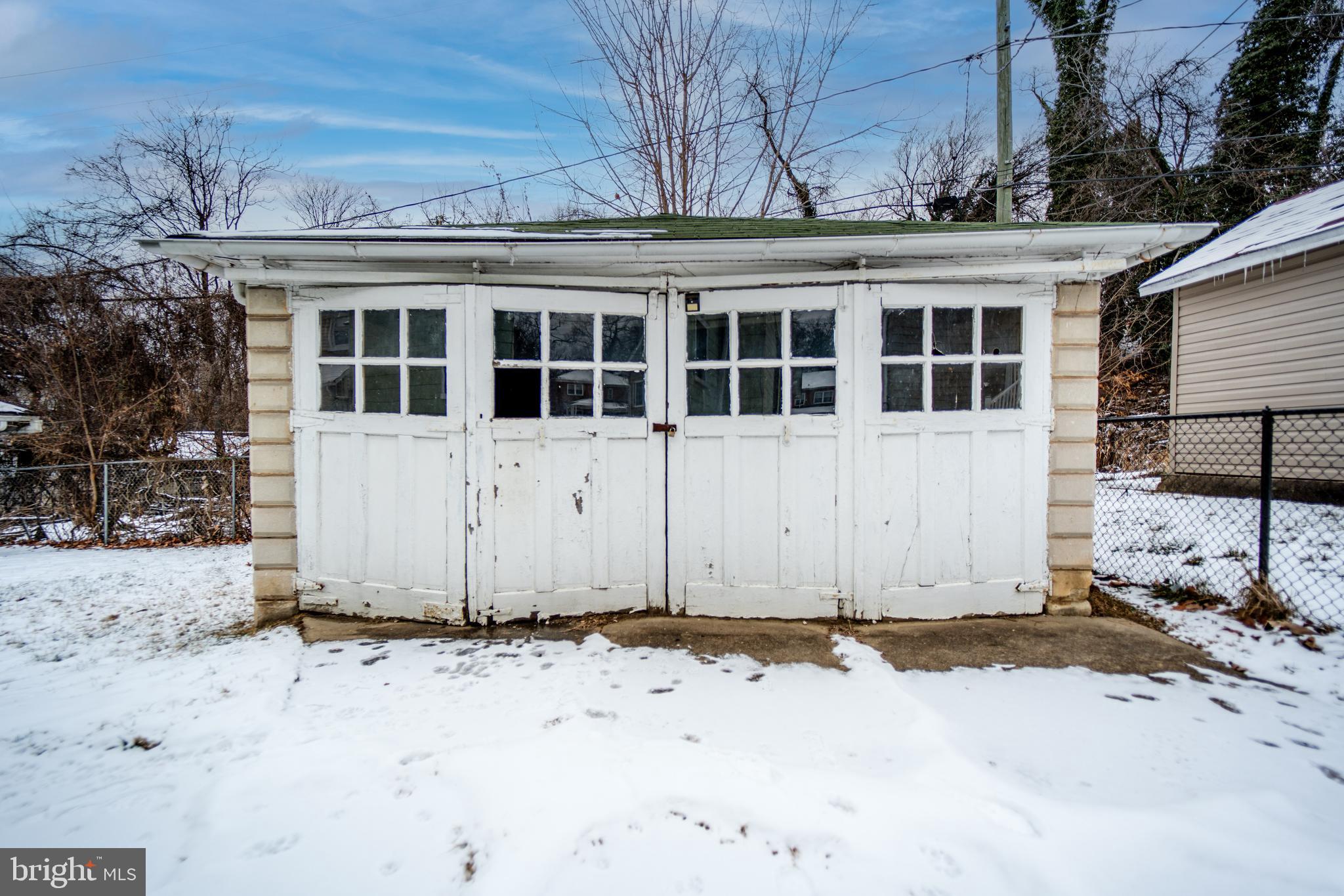 WINDSOR HILLS - Residential