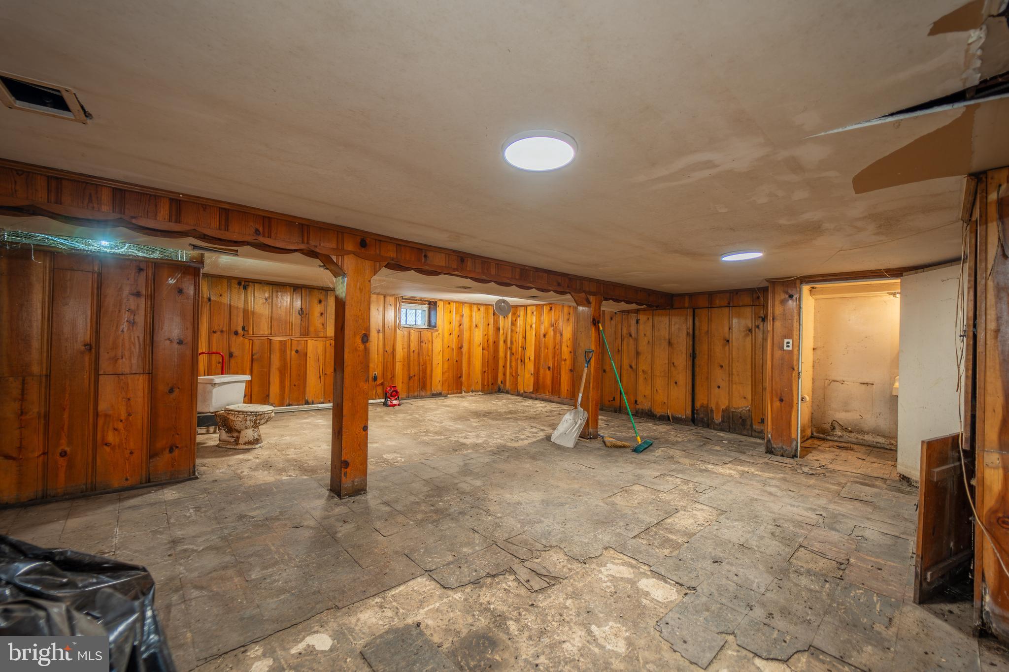 WINDSOR HILLS - Residential