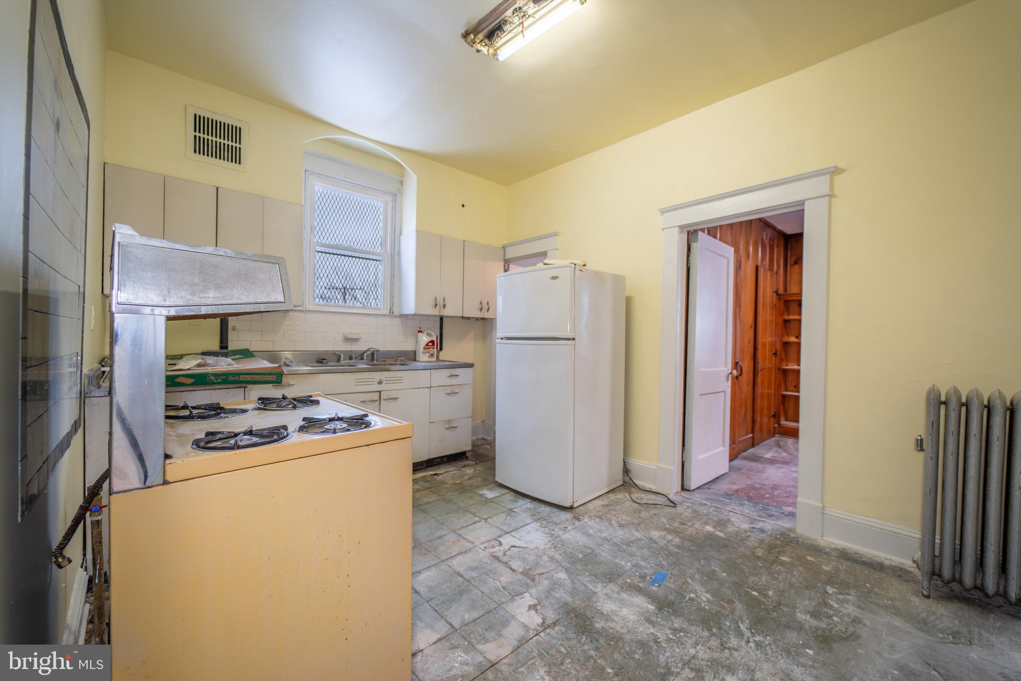 WINDSOR HILLS - Residential