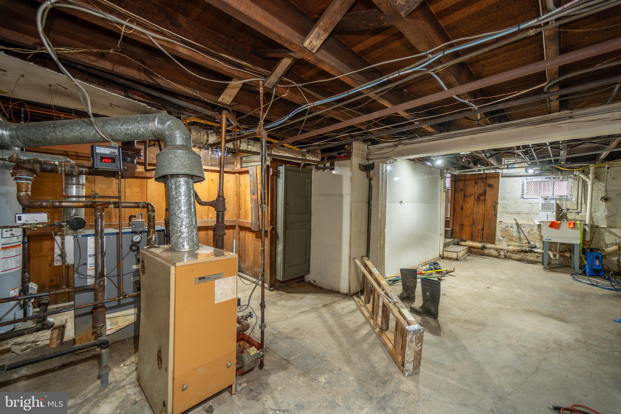 WINDSOR HILLS - Residential