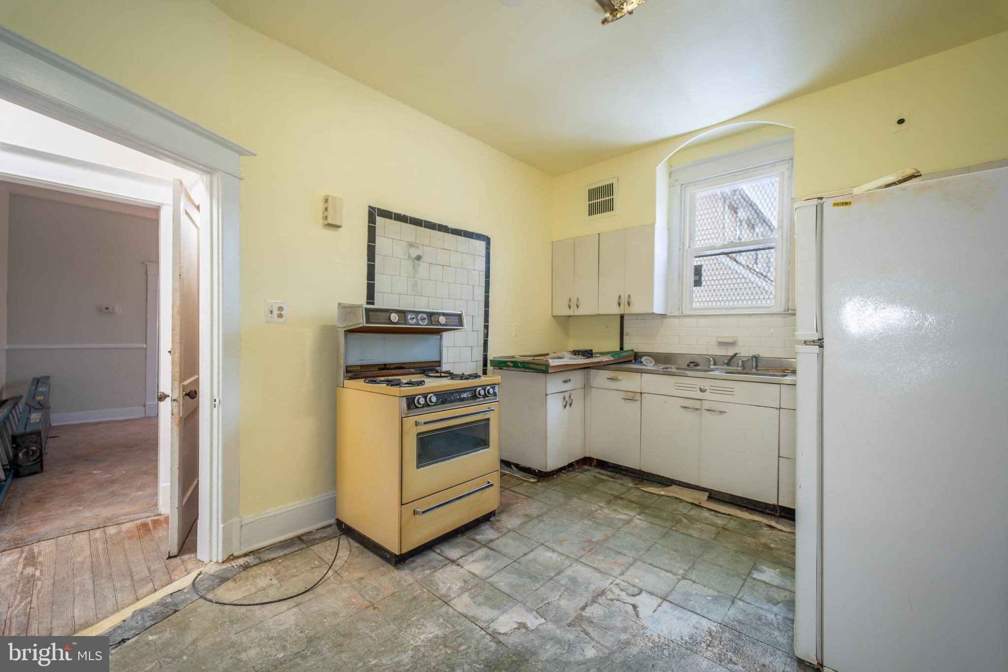 WINDSOR HILLS - Residential