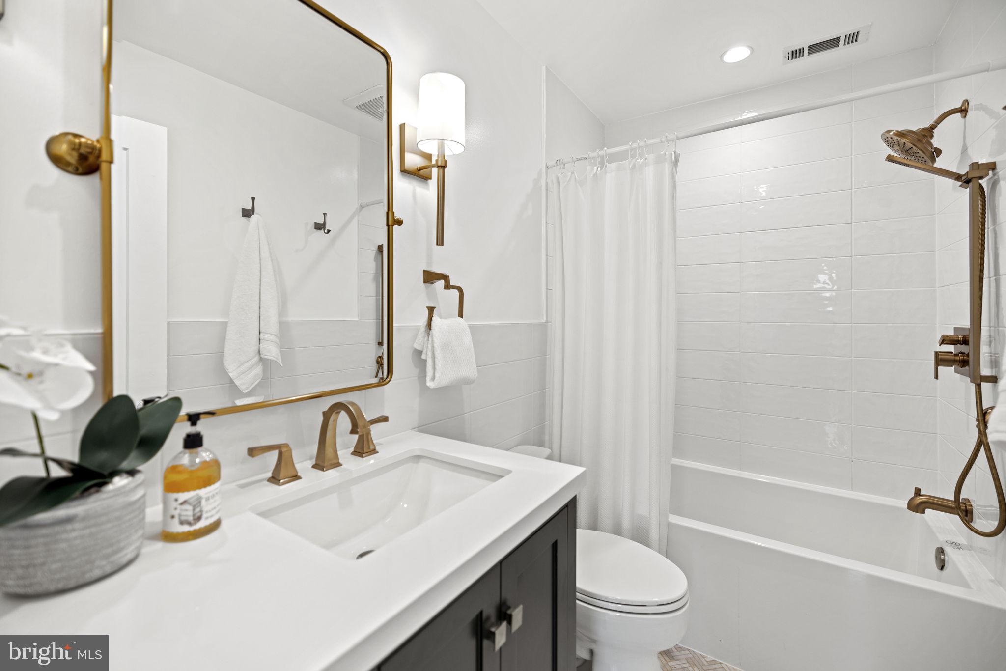 ROCKVILLE ESTATES - Residential