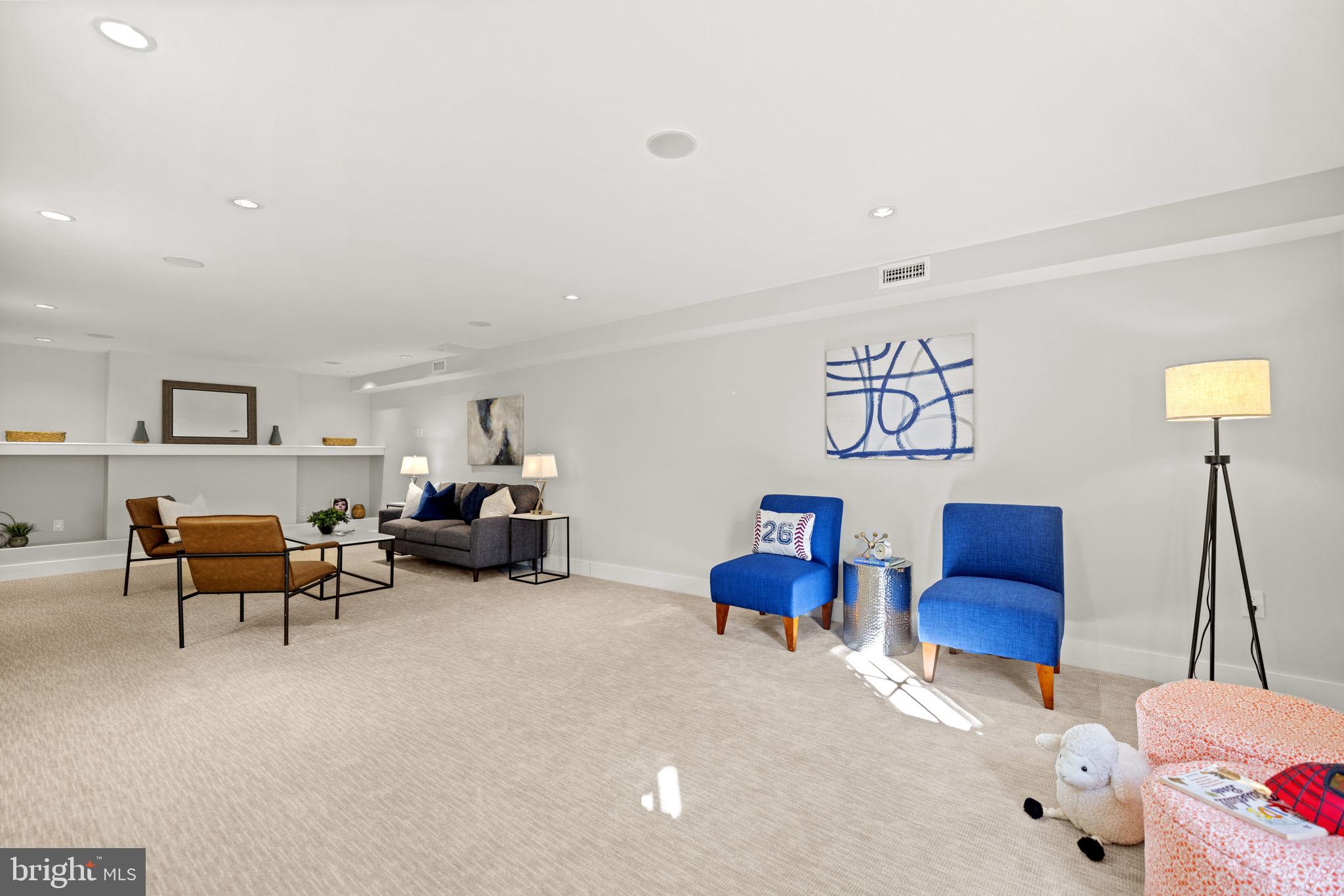 ROCKVILLE ESTATES - Residential