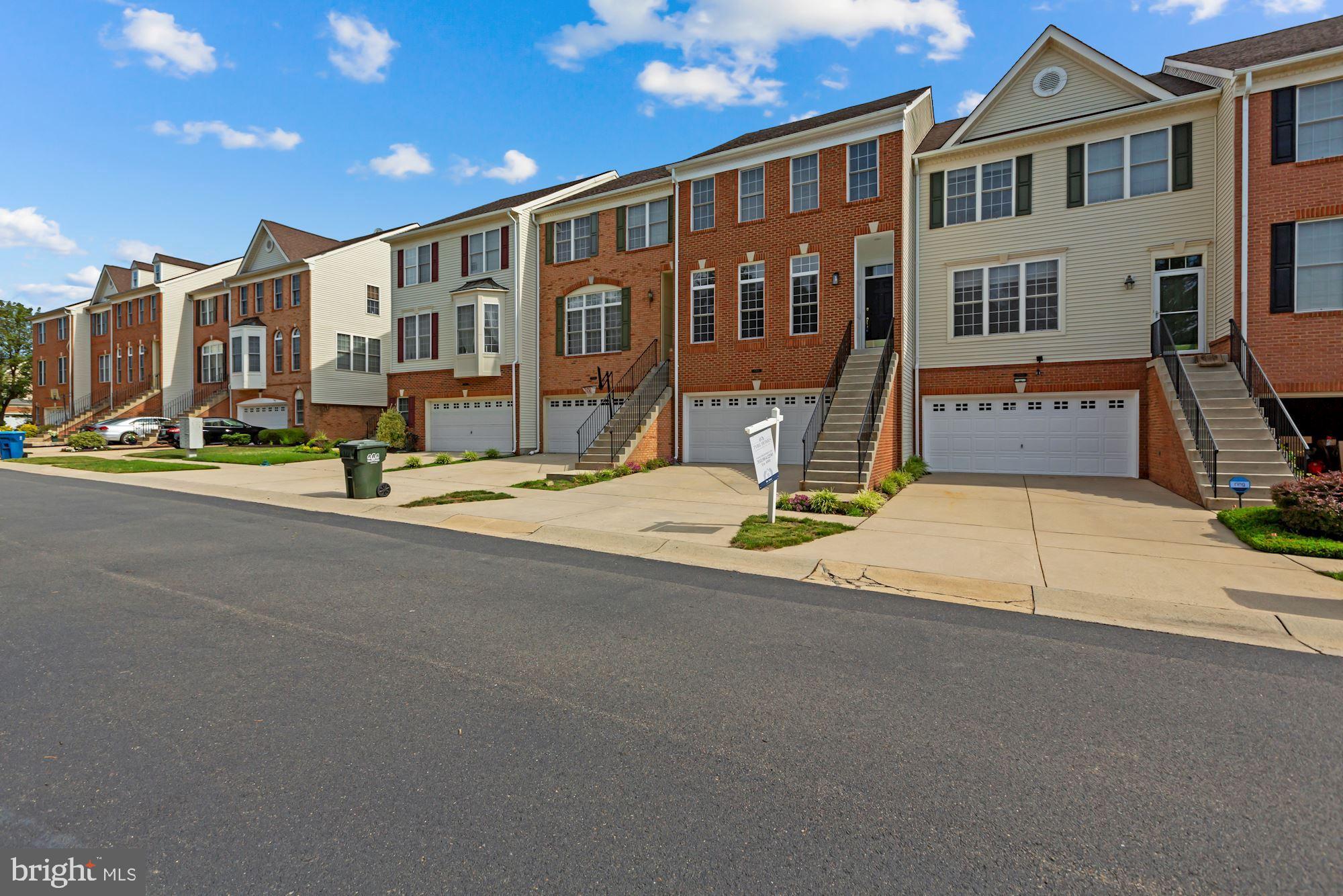 SOUTH RIDING - Residential Lease