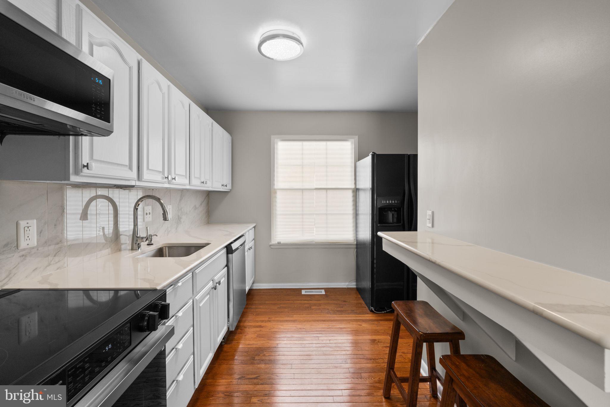 MARINE OAKS VILLAGE - Residential