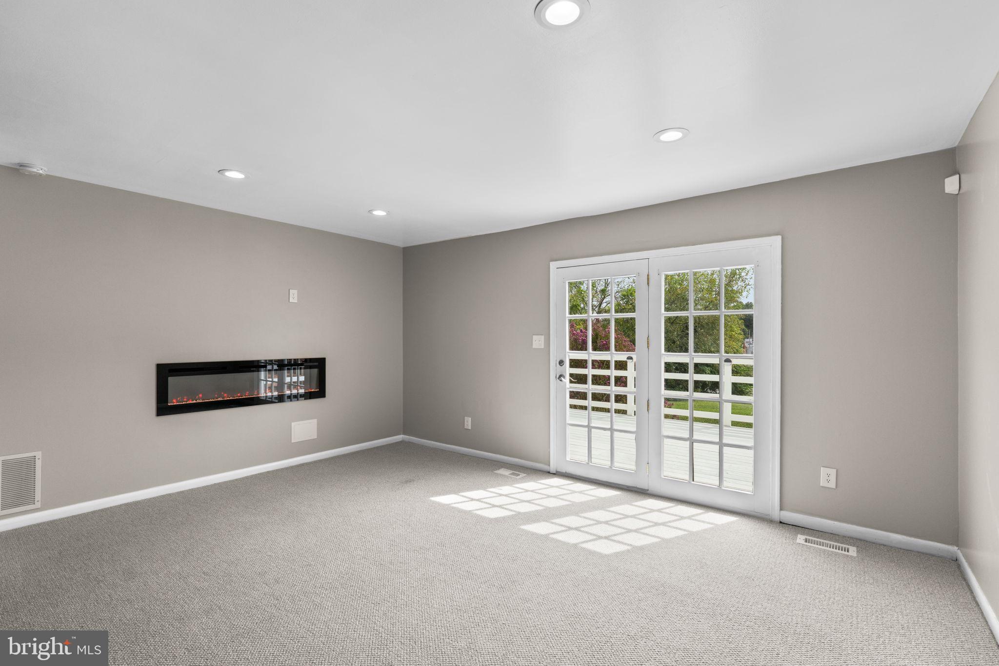 MARINE OAKS VILLAGE - Residential