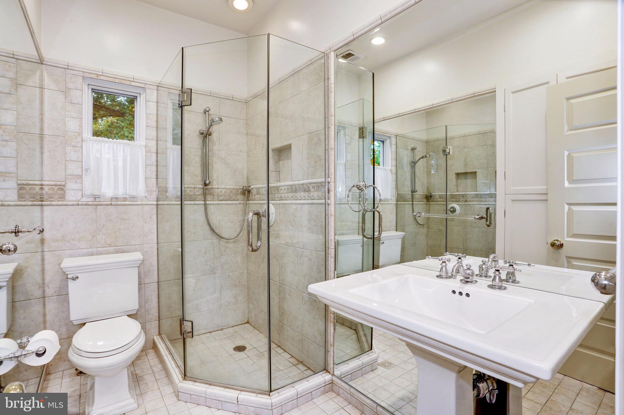 AMERICAN UNIVERSITY PARK - Residential