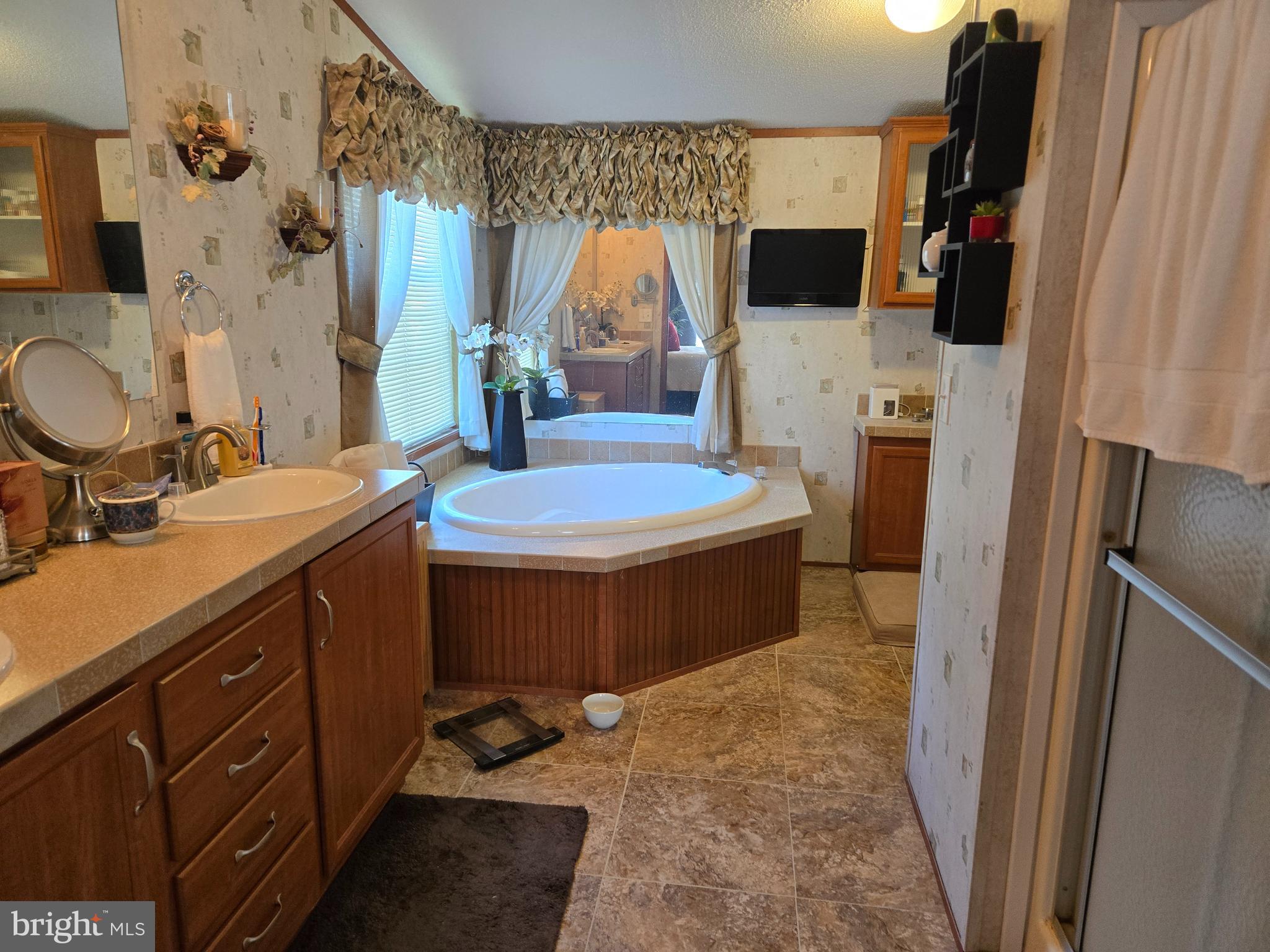 G&G COMMUNITIES - Residential