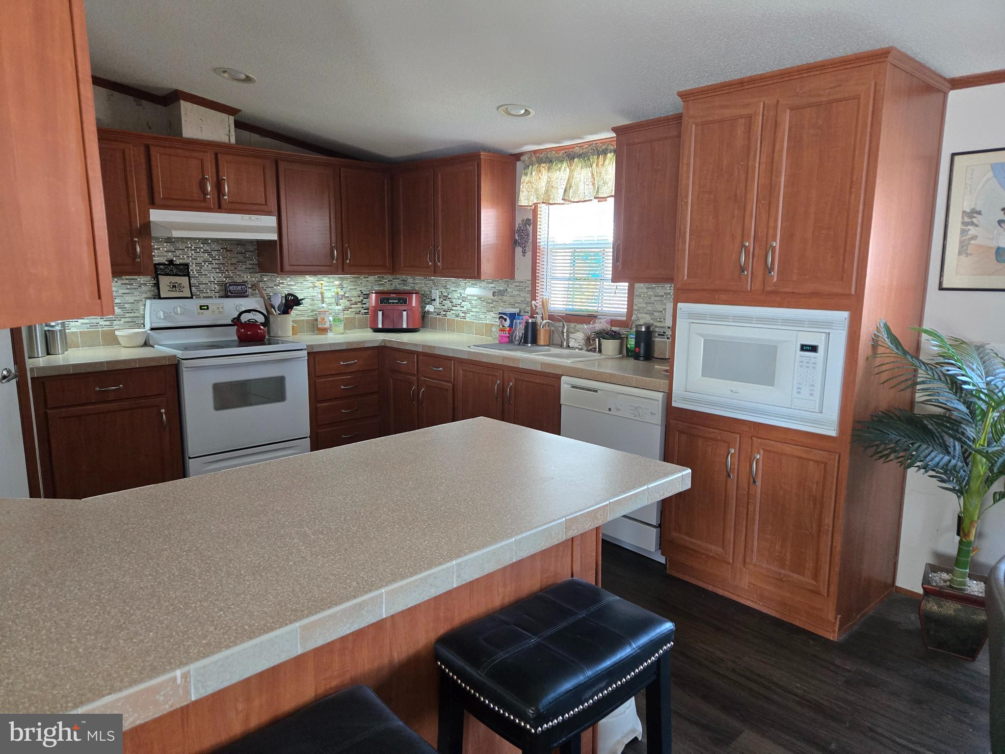 G&G COMMUNITIES - Residential