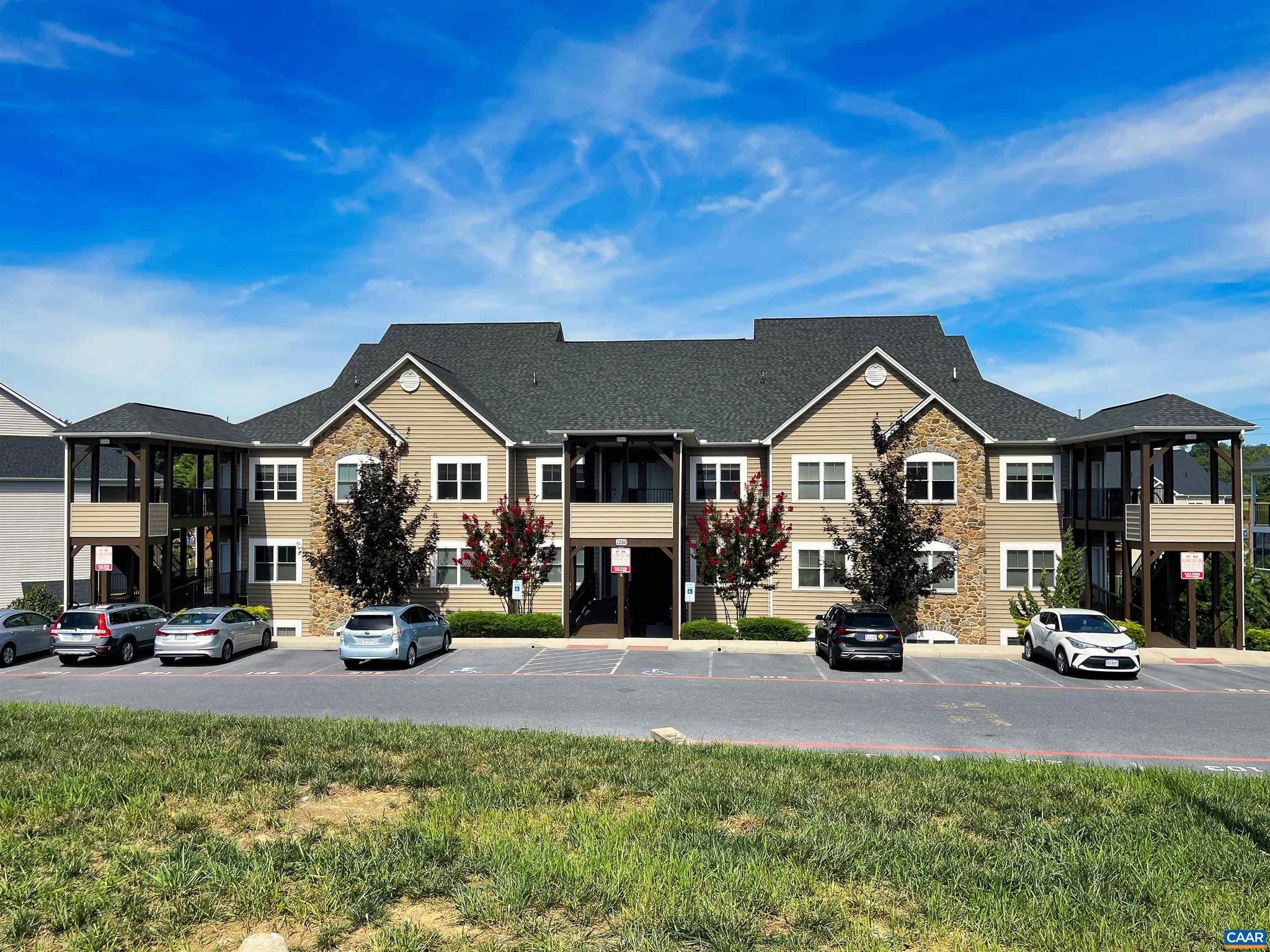 1280 CONSTITUTION CT 303