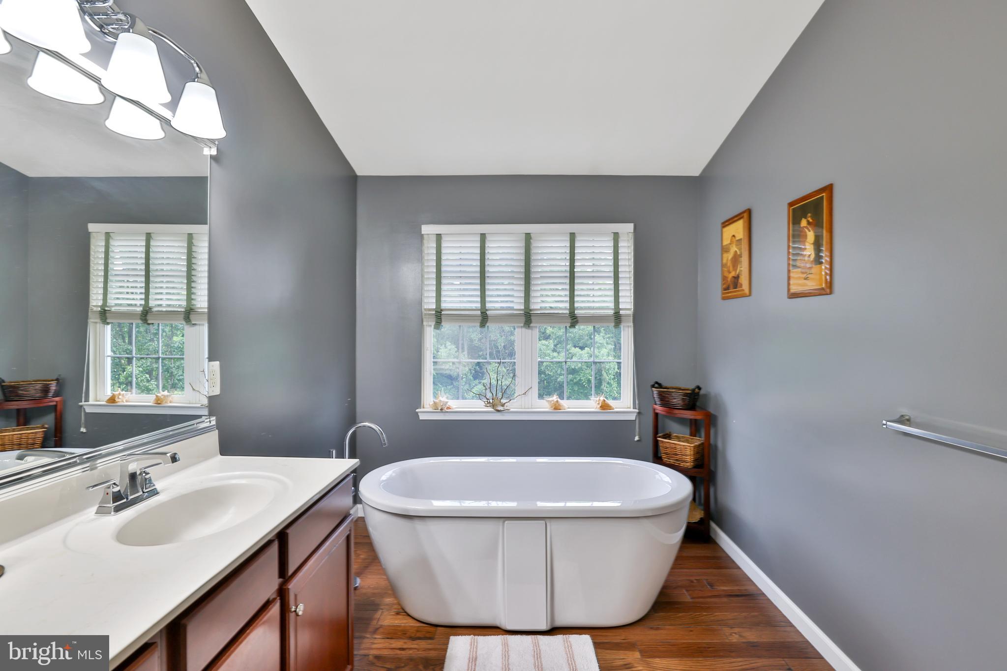 LOUDOUN VALLEY ESTATES - Residential