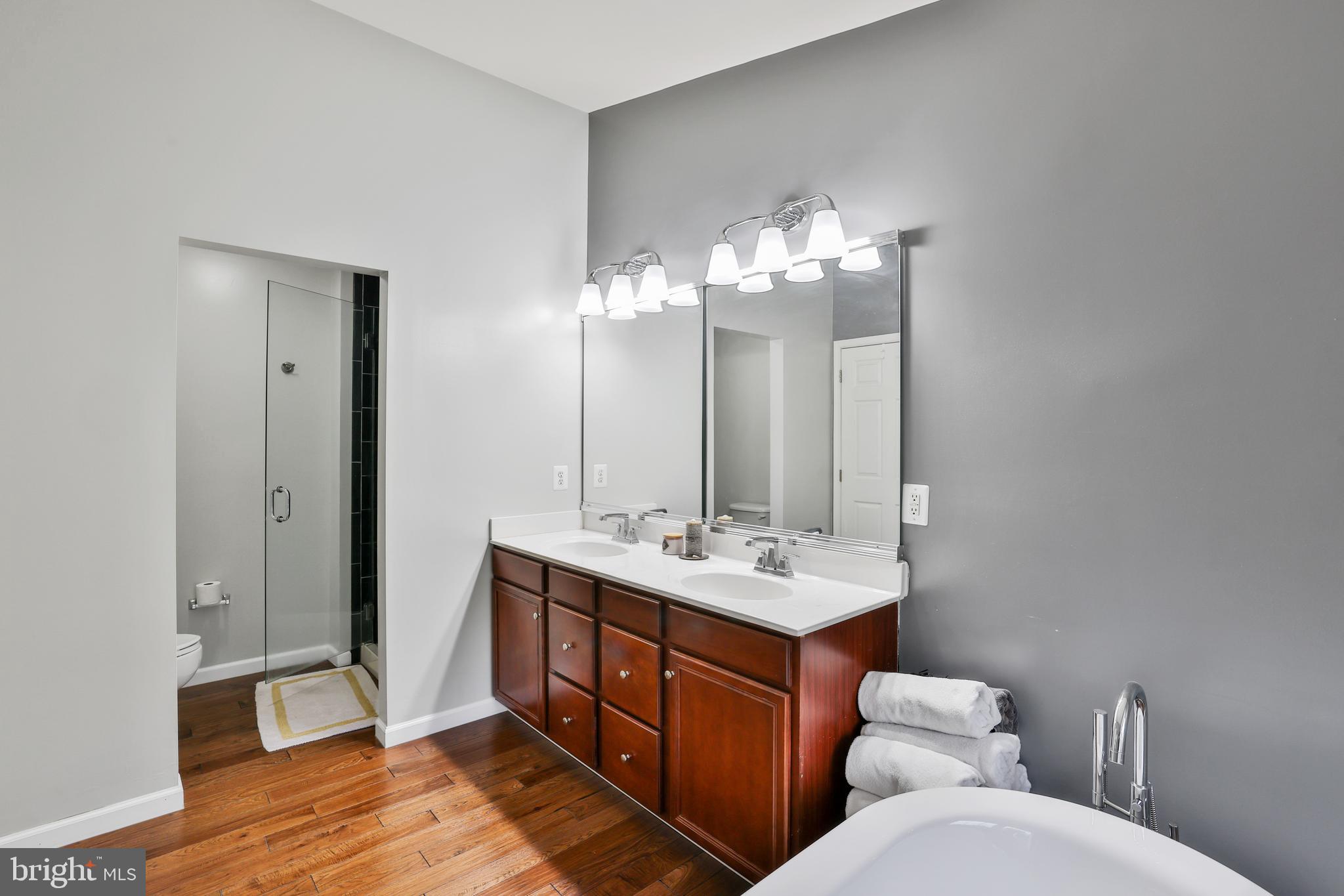 LOUDOUN VALLEY ESTATES - Residential