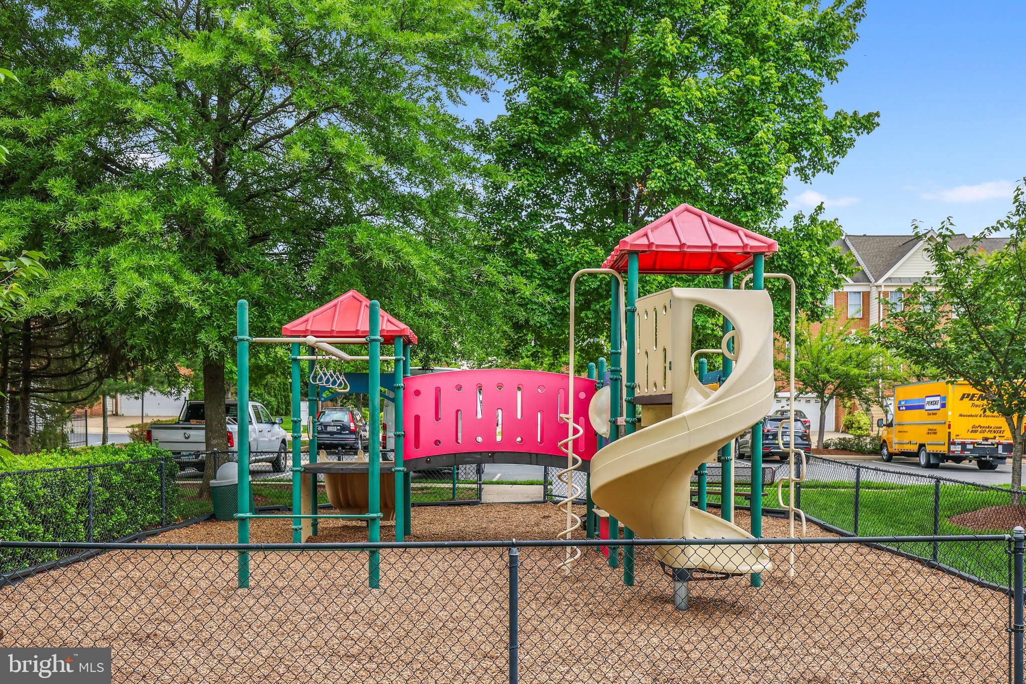 LOUDOUN VALLEY ESTATES - Residential