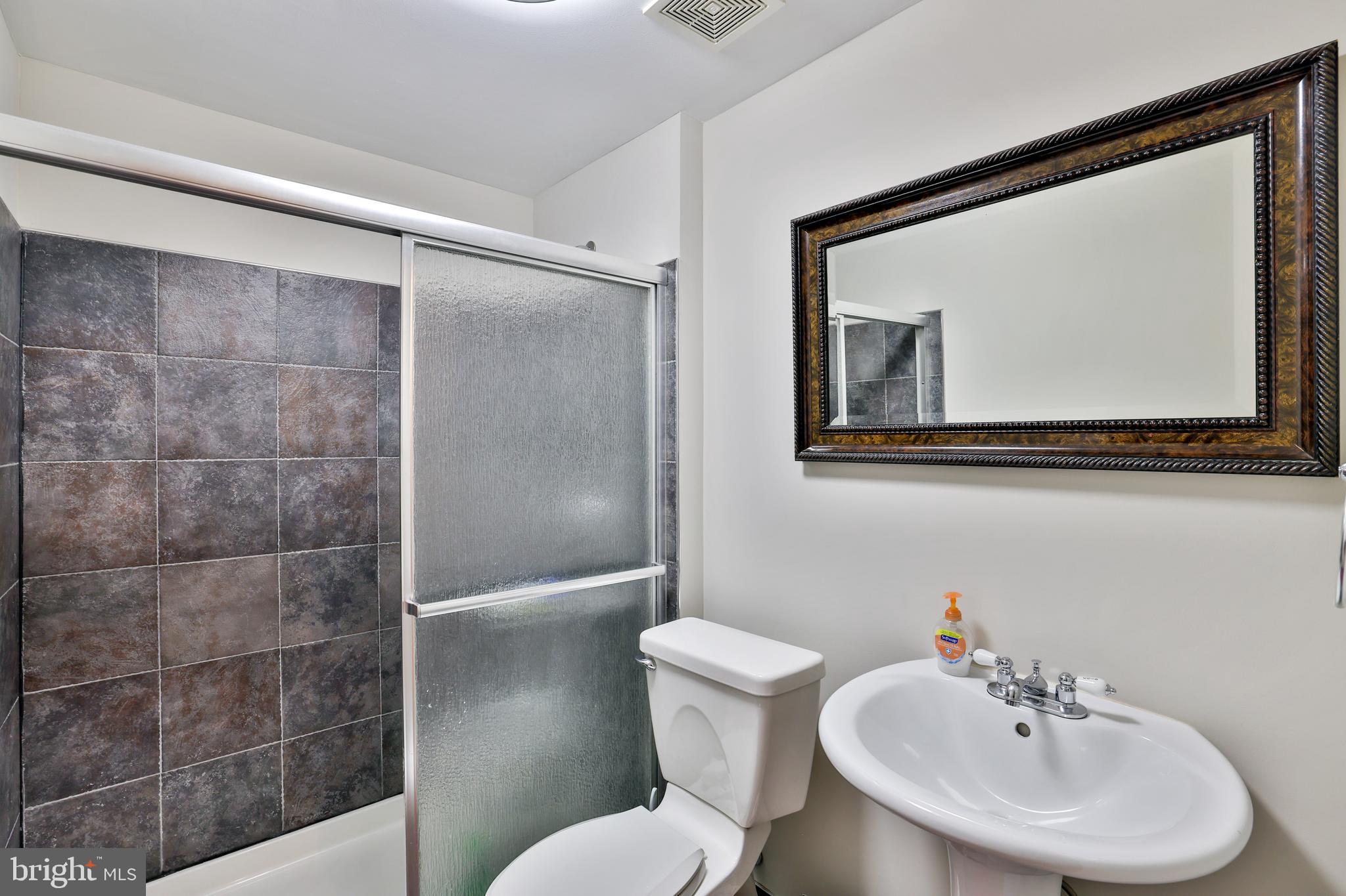 LOUDOUN VALLEY ESTATES - Residential