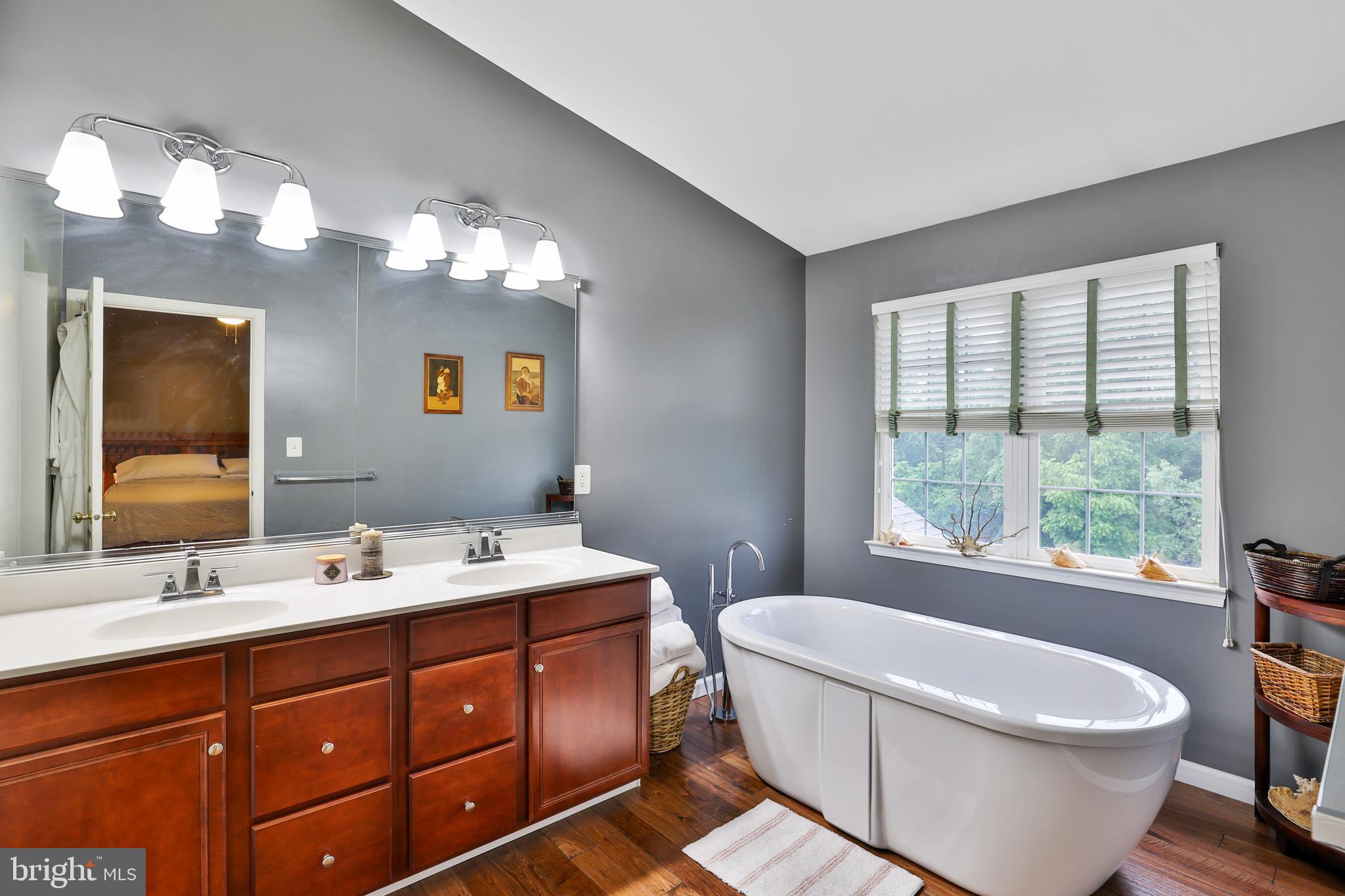 LOUDOUN VALLEY ESTATES - Residential