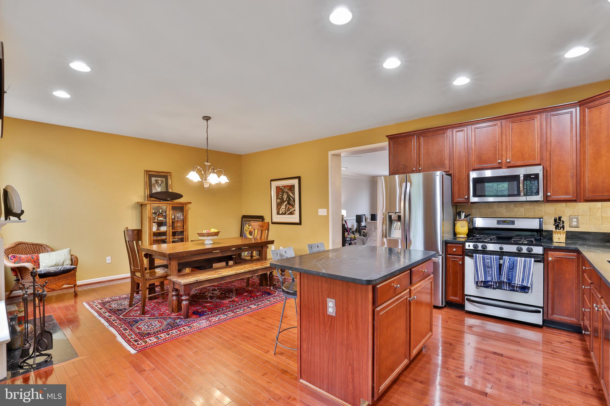 LOUDOUN VALLEY ESTATES - Residential