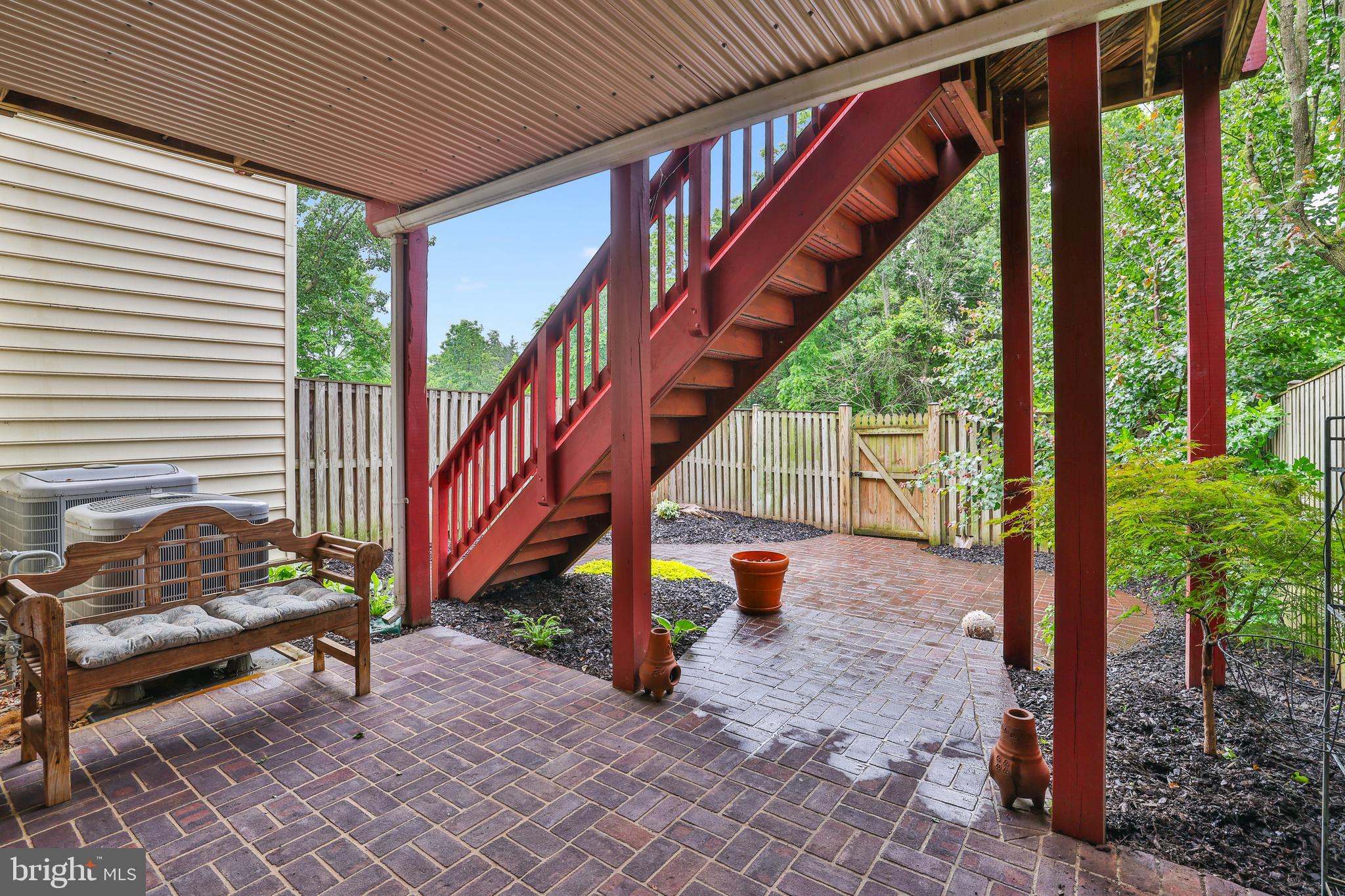 LOUDOUN VALLEY ESTATES - Residential