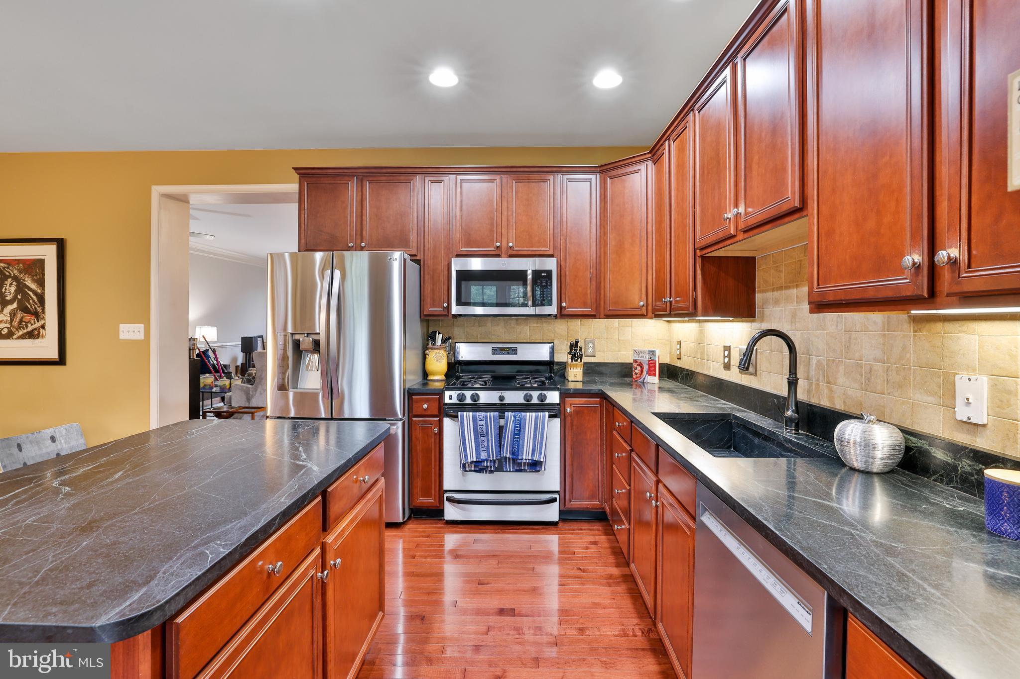 LOUDOUN VALLEY ESTATES - Residential