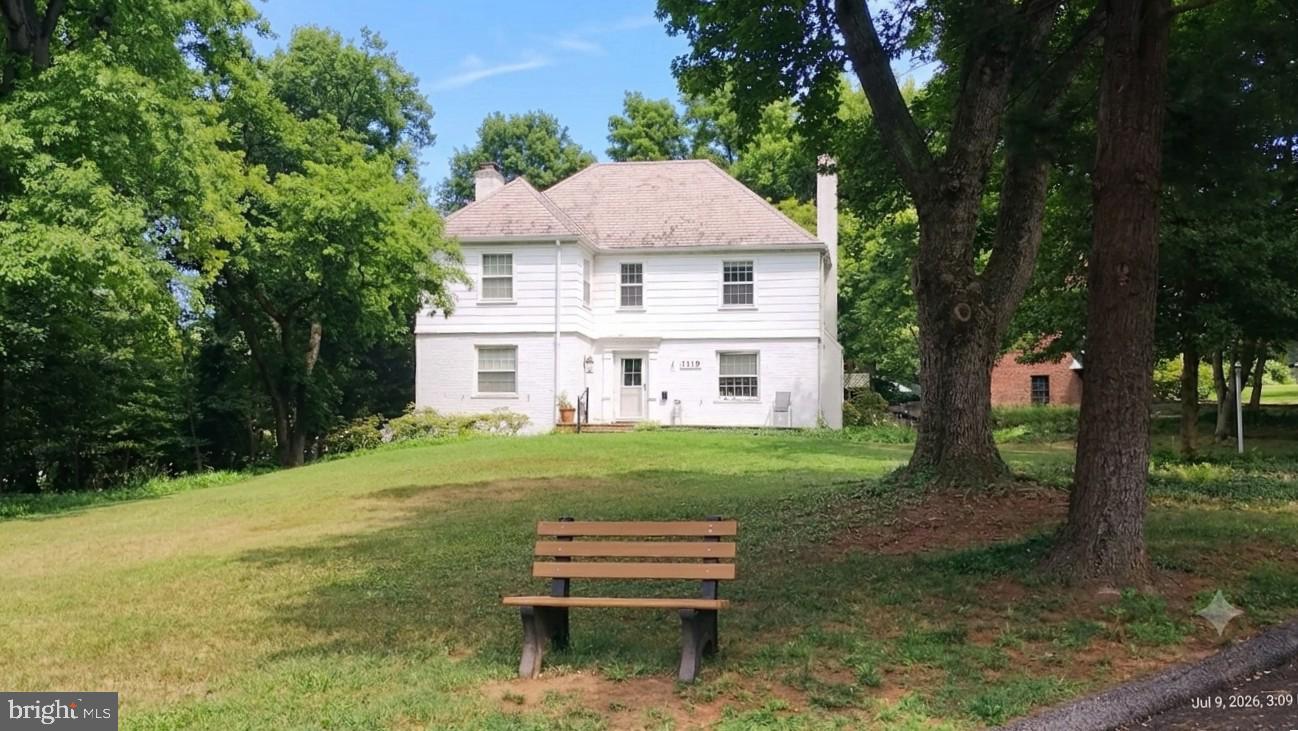 1119 WOODSIDE PARKWAY