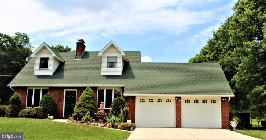 BEAUTIFUL CAPE STYLE HOME ON JUST UNDER 17 ACRES OF FIELDS - WOODS AND WILDLIFE - RELAX IN THE LARGE ADDITION RECREATION ROOM ORO MAIN LEVEL, SCREENED P ATIO - NICE LIVING ROOM WITH WOOD BURNING FIREPLACE - 1/2 BATH LOCATED ON MAIN LEVEL  - FULL BATH UPPER LEVEL - LARGE WORKSHOP  IN THE BASEMENT AREA - THIS PROPERTY WILL SELL QUICK AT THIS LOCATION - OAK KITCHEN WITH GRANITE COUNTER TOPS - NICE!!