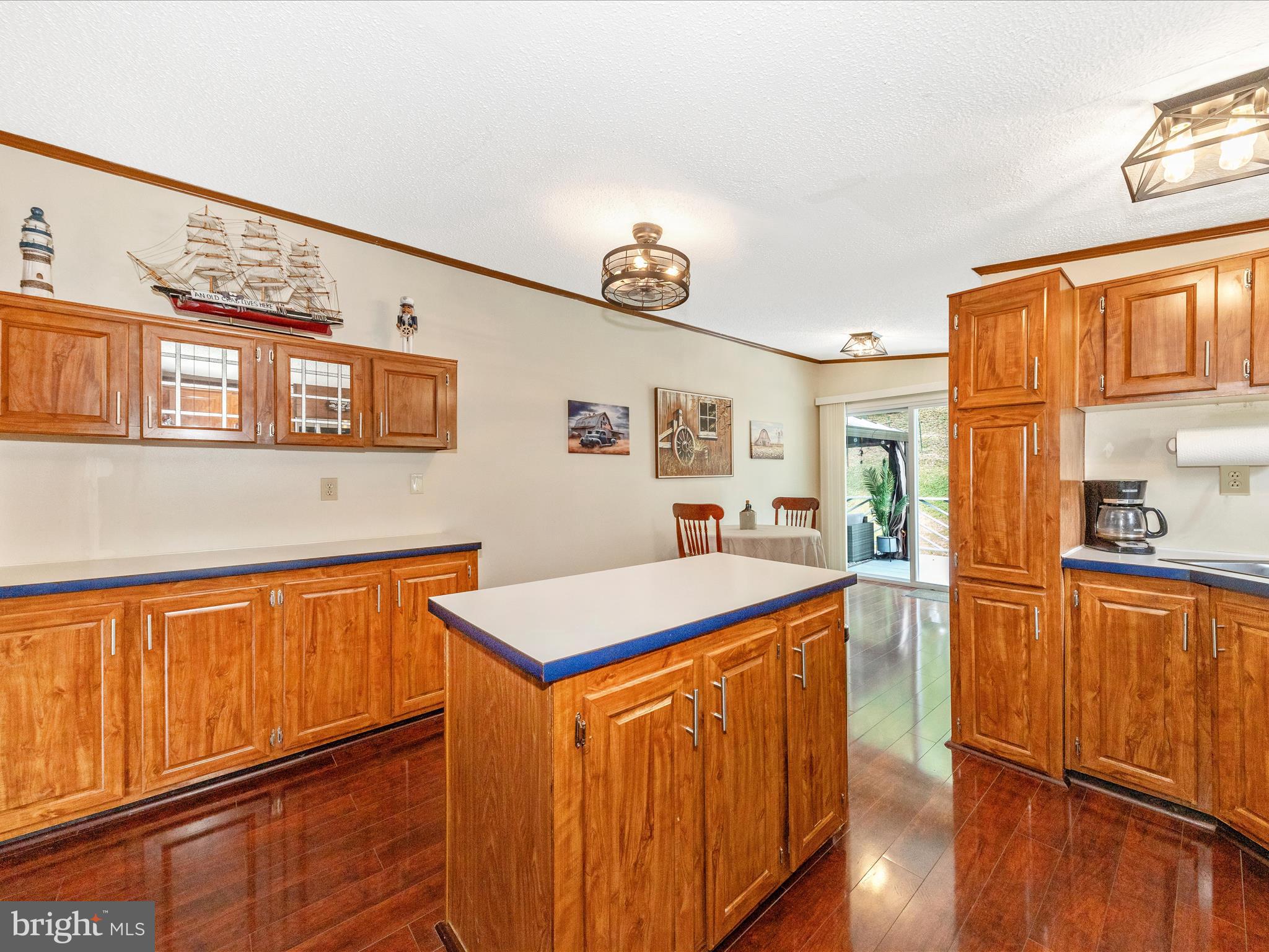 HIGHLAND MANOR - Residential