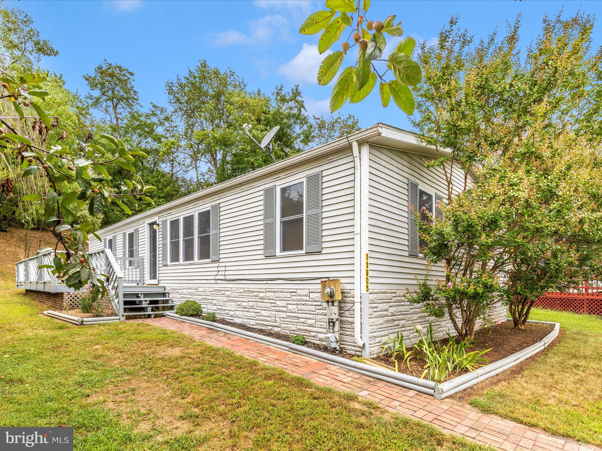 HIGHLAND MANOR - Residential