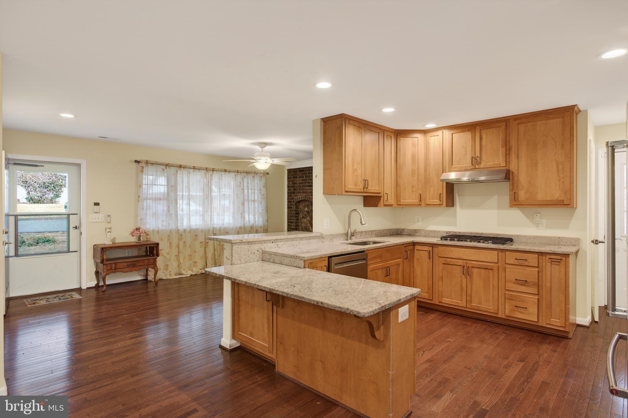 FAIRVIEW COURT - Residential