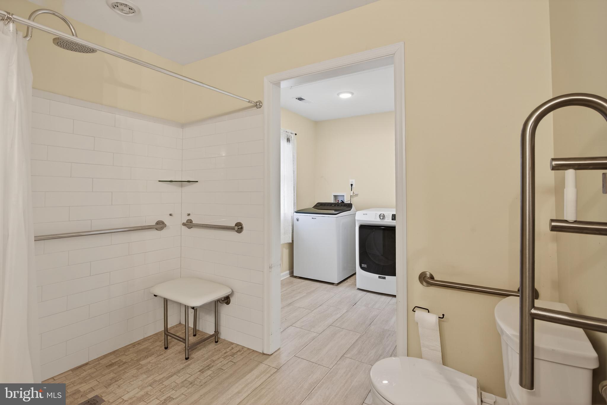 FAIRVIEW COURT - Residential