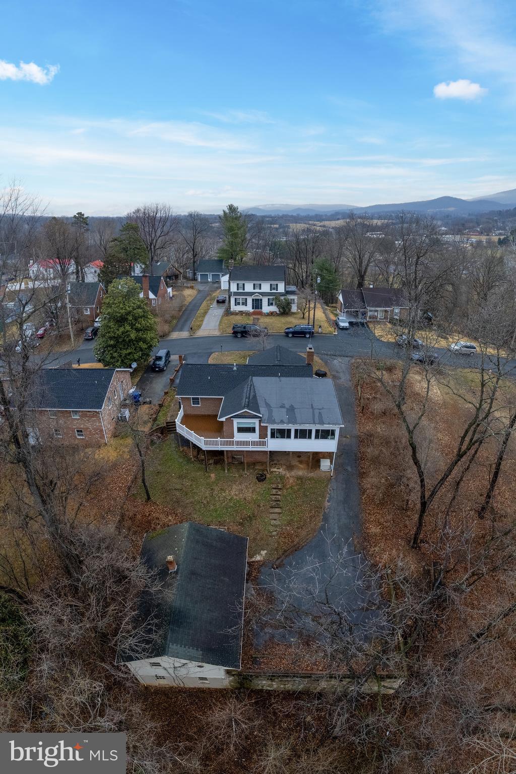 FAIRVIEW COURT - Residential