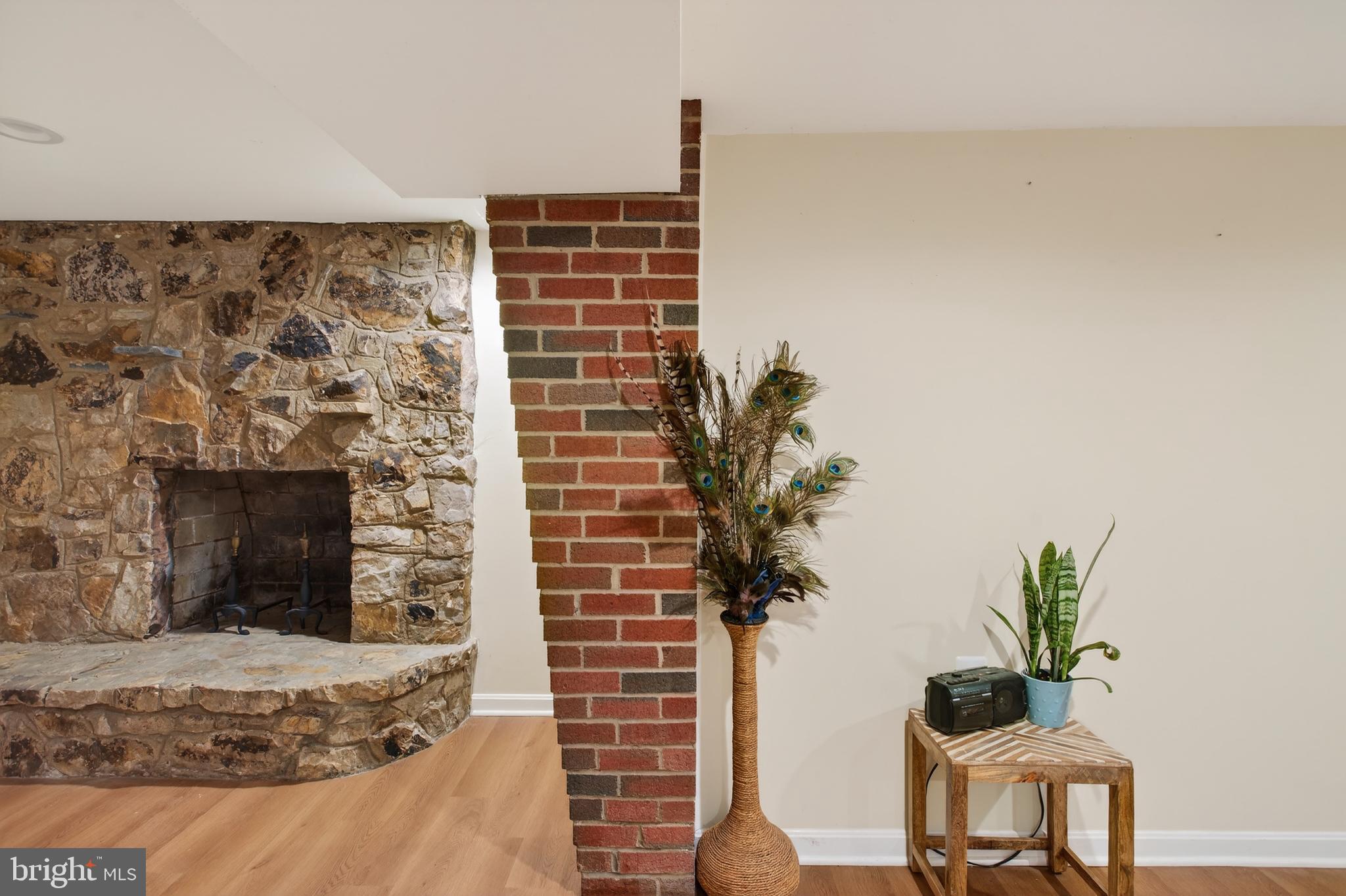 FAIRVIEW COURT - Residential