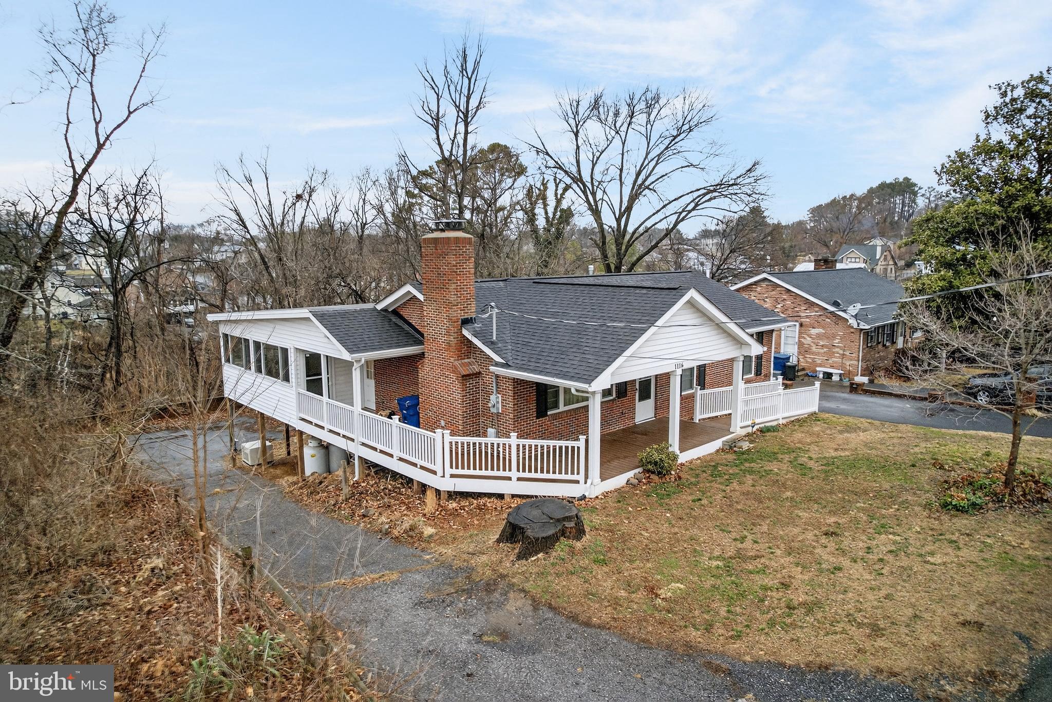 FAIRVIEW COURT - Residential