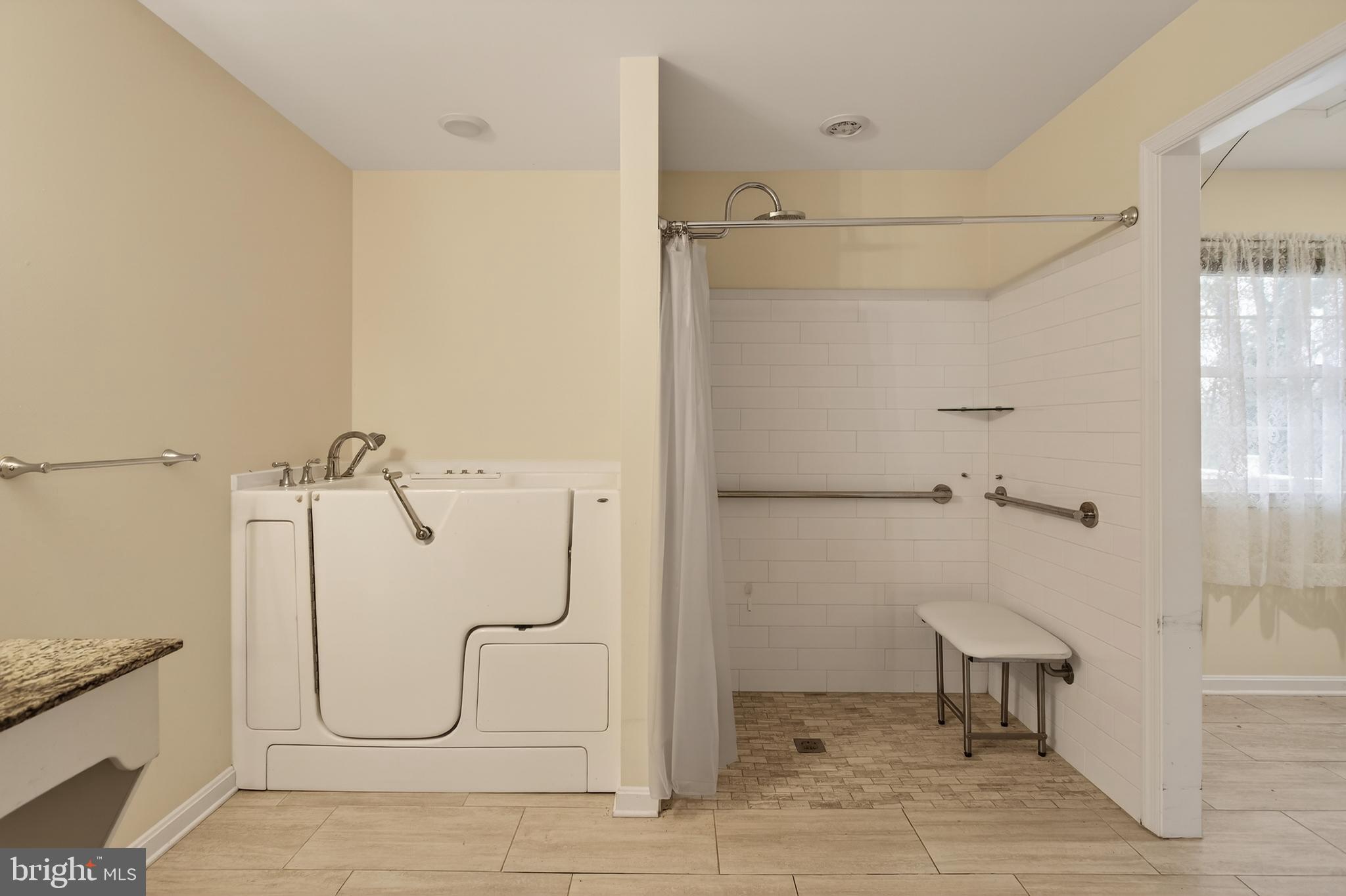 FAIRVIEW COURT - Residential