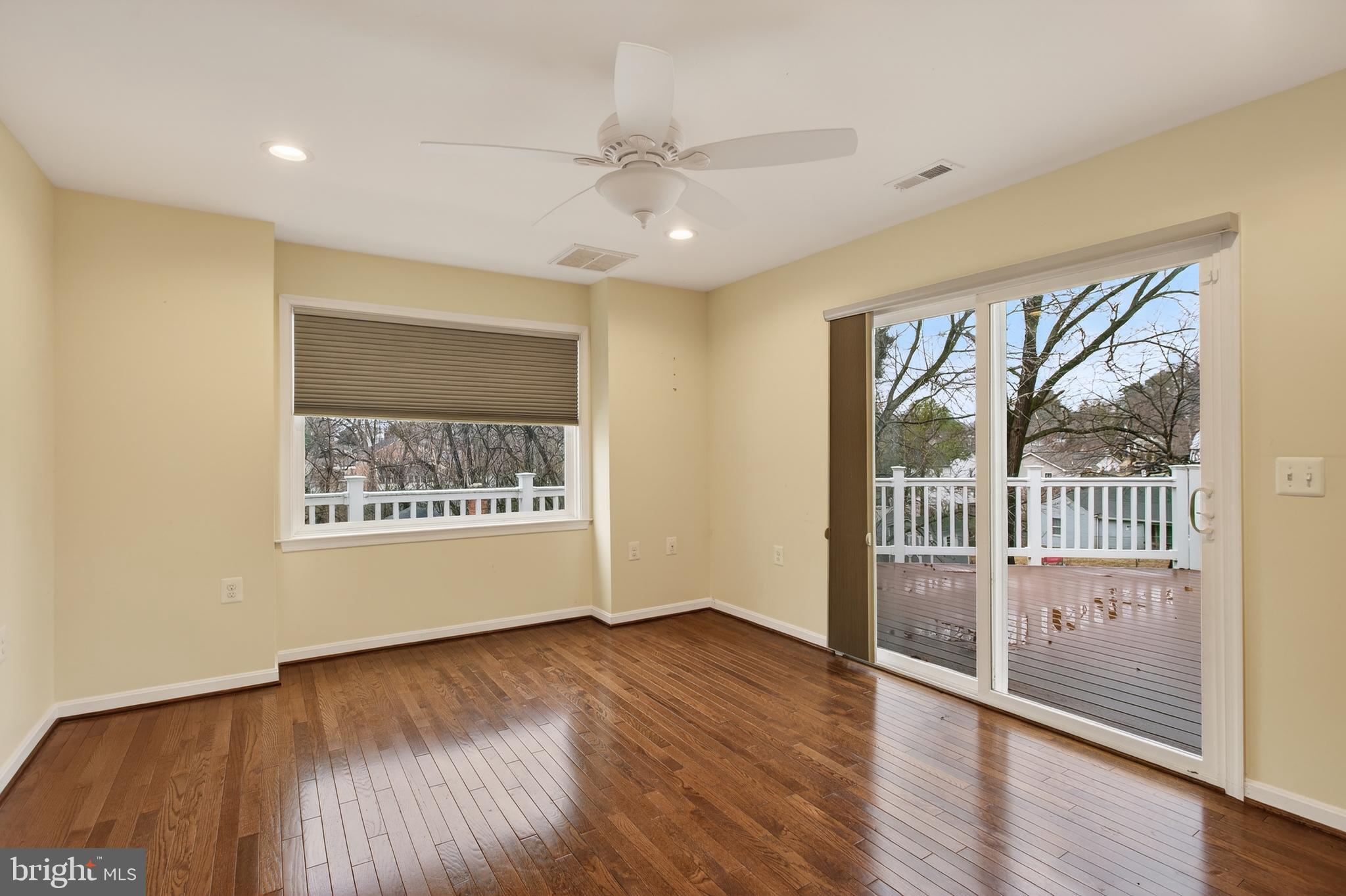 FAIRVIEW COURT - Residential