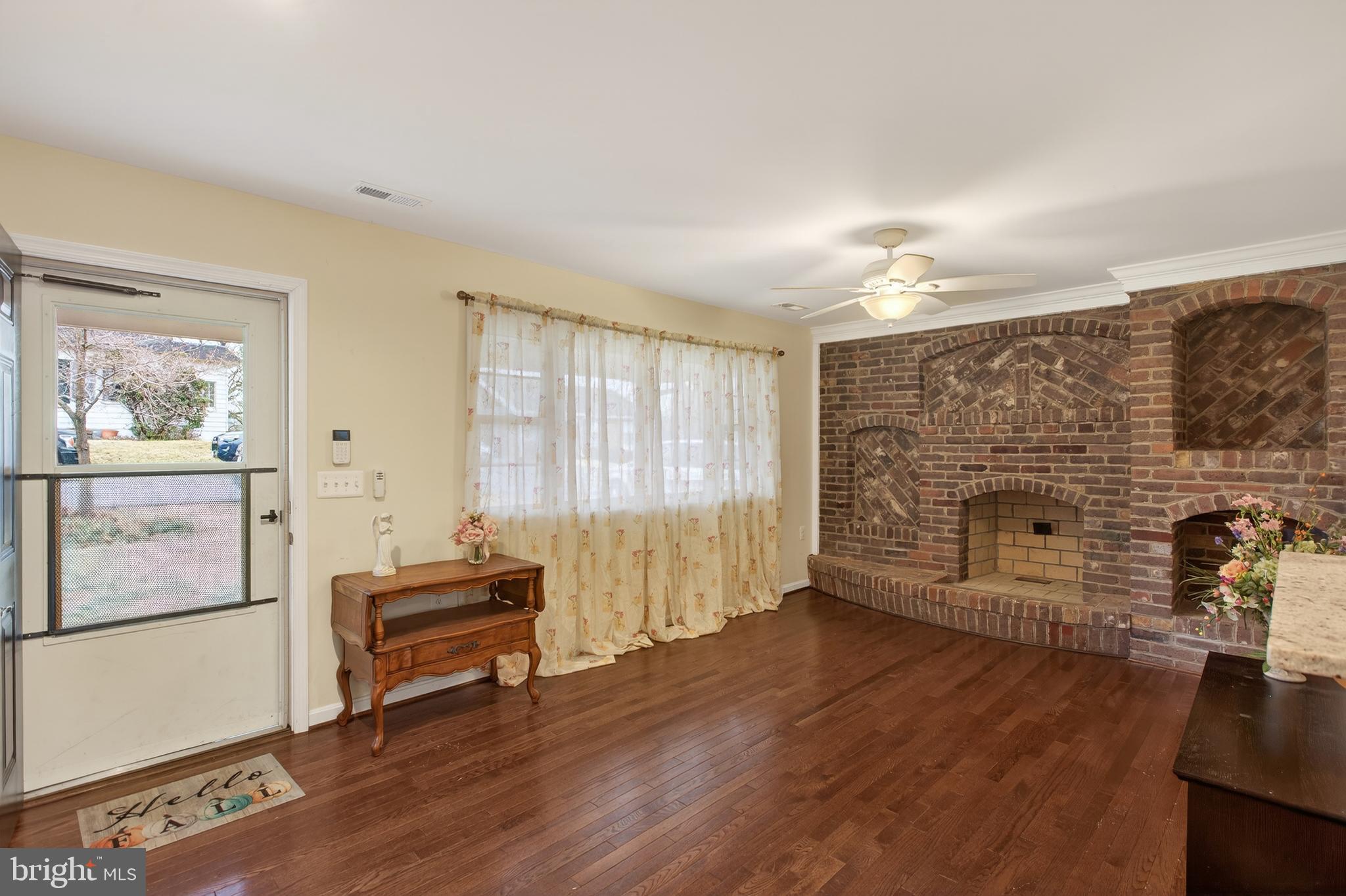 FAIRVIEW COURT - Residential