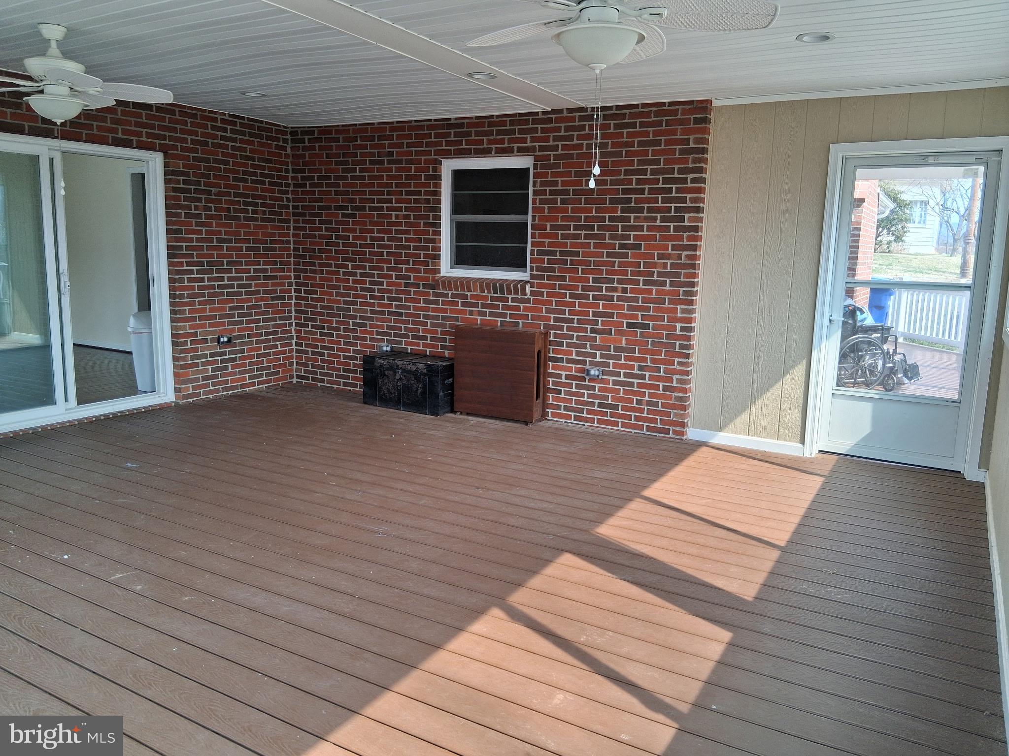 FAIRVIEW COURT - Residential