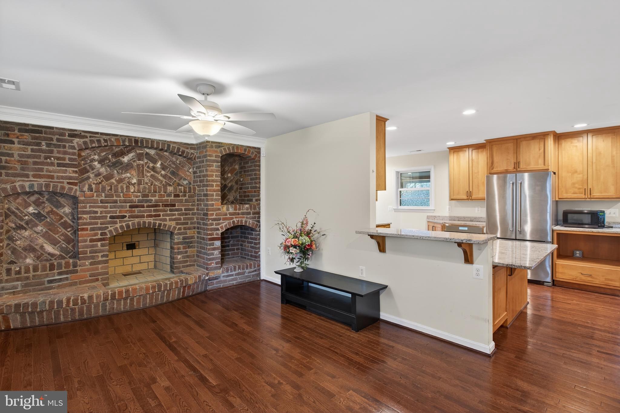 FAIRVIEW COURT - Residential