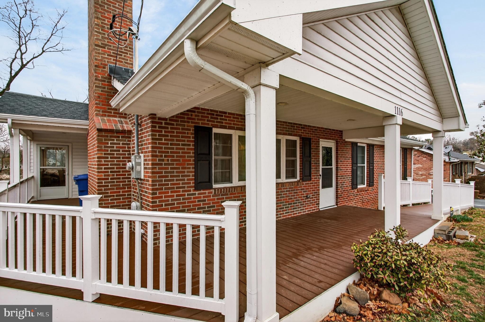 FAIRVIEW COURT - Residential