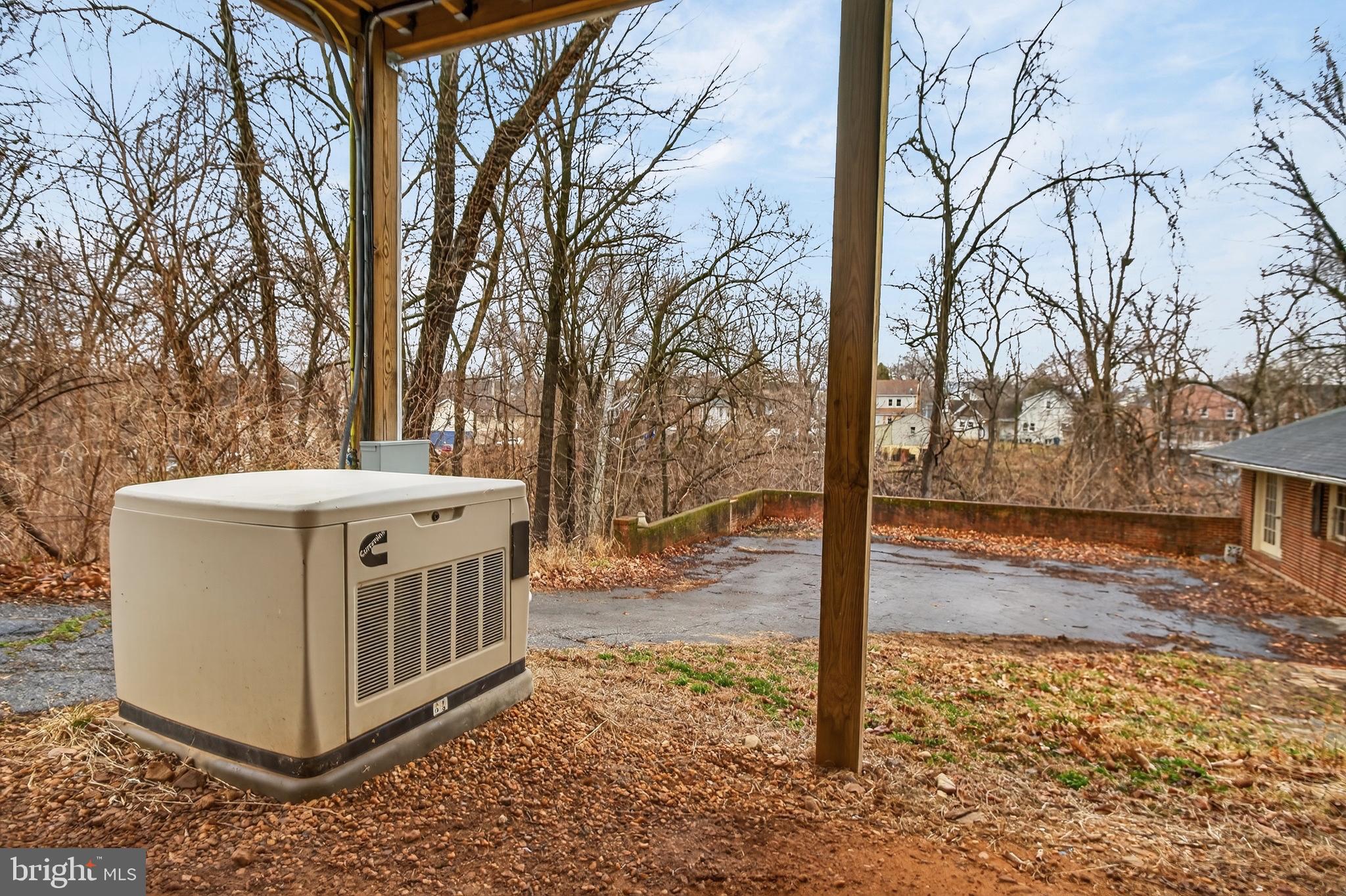 FAIRVIEW COURT - Residential