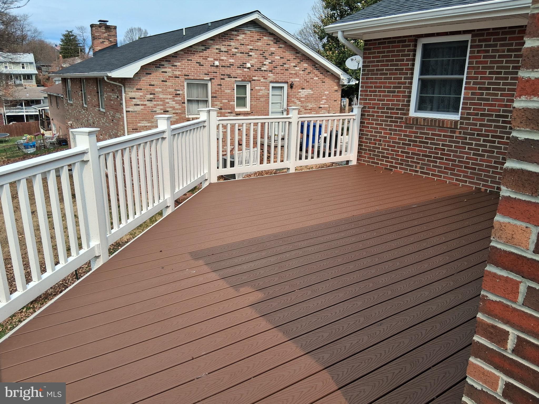 FAIRVIEW COURT - Residential