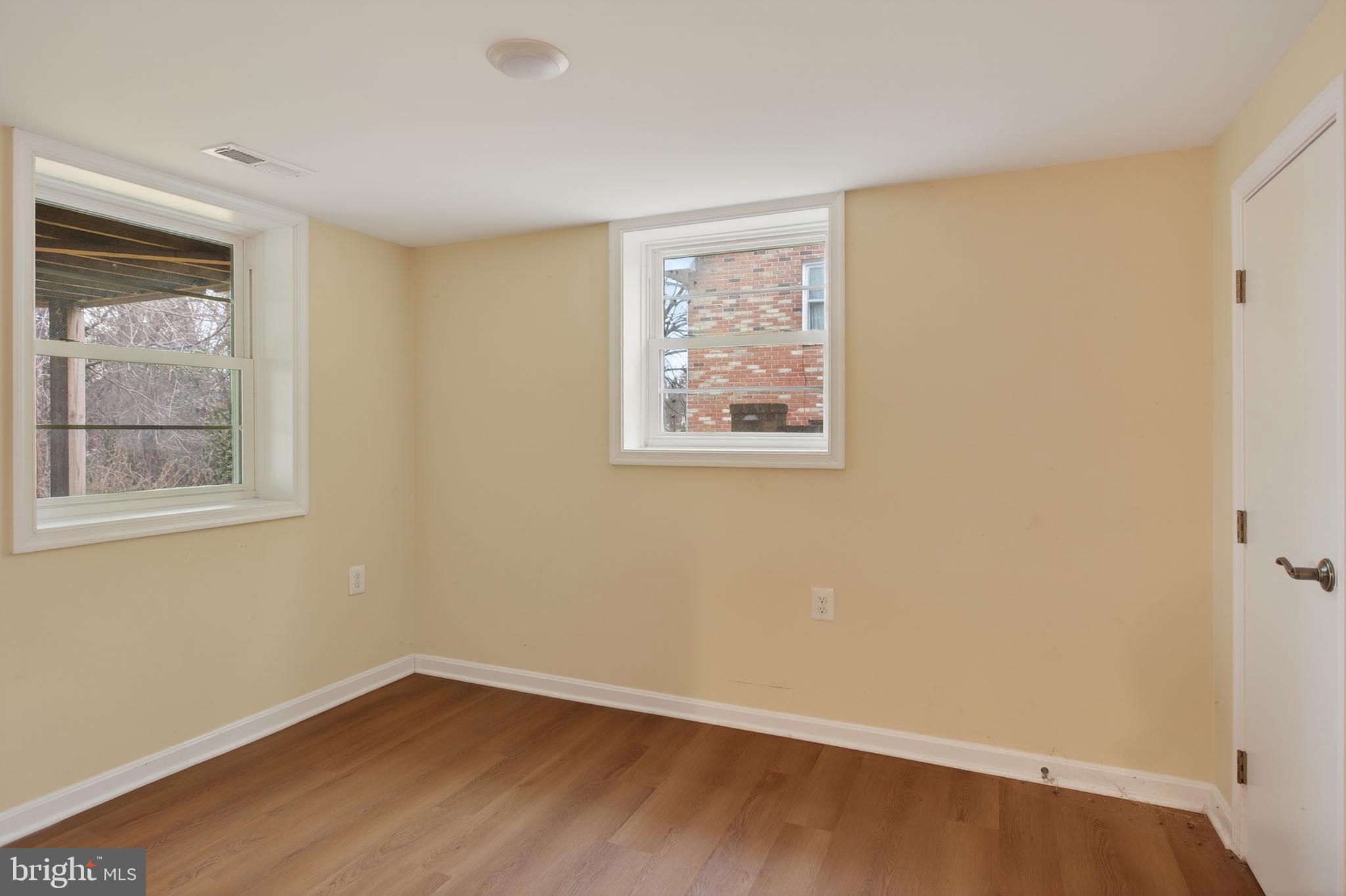 FAIRVIEW COURT - Residential