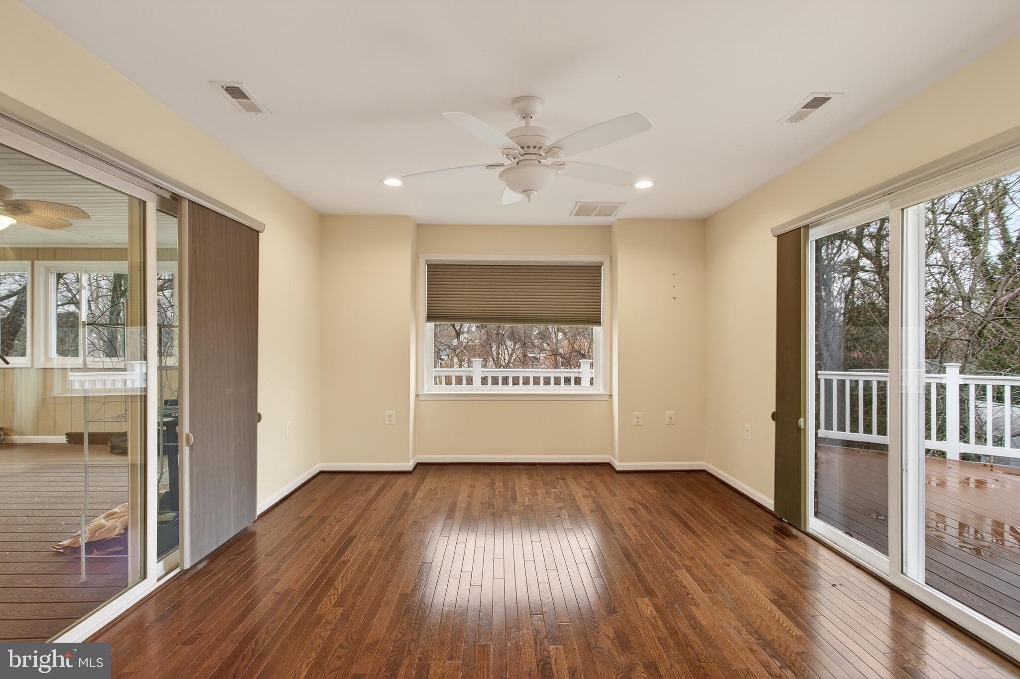 FAIRVIEW COURT - Residential