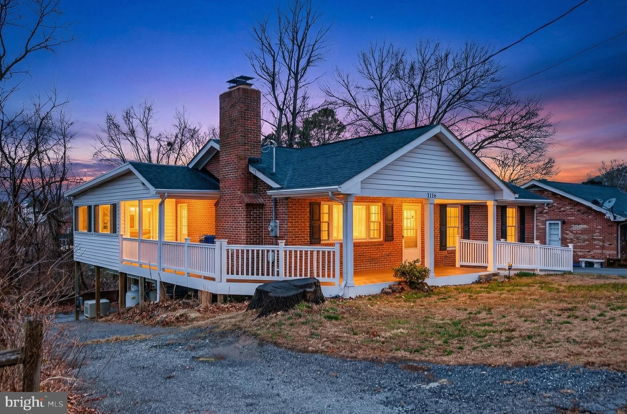 FAIRVIEW COURT - Residential